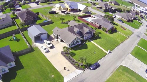 811 Catclaw Ln, Edna, TX, 77957-3322 | Card Image