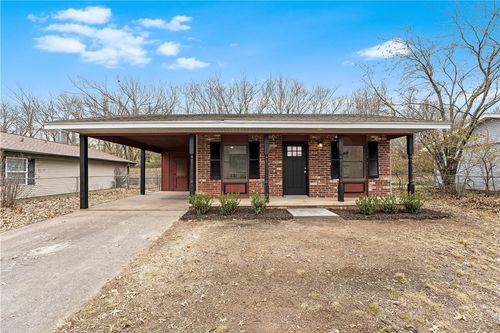 2710 N Villa Blvd, Fayetteville, AR, 72703-3332 | Card Image