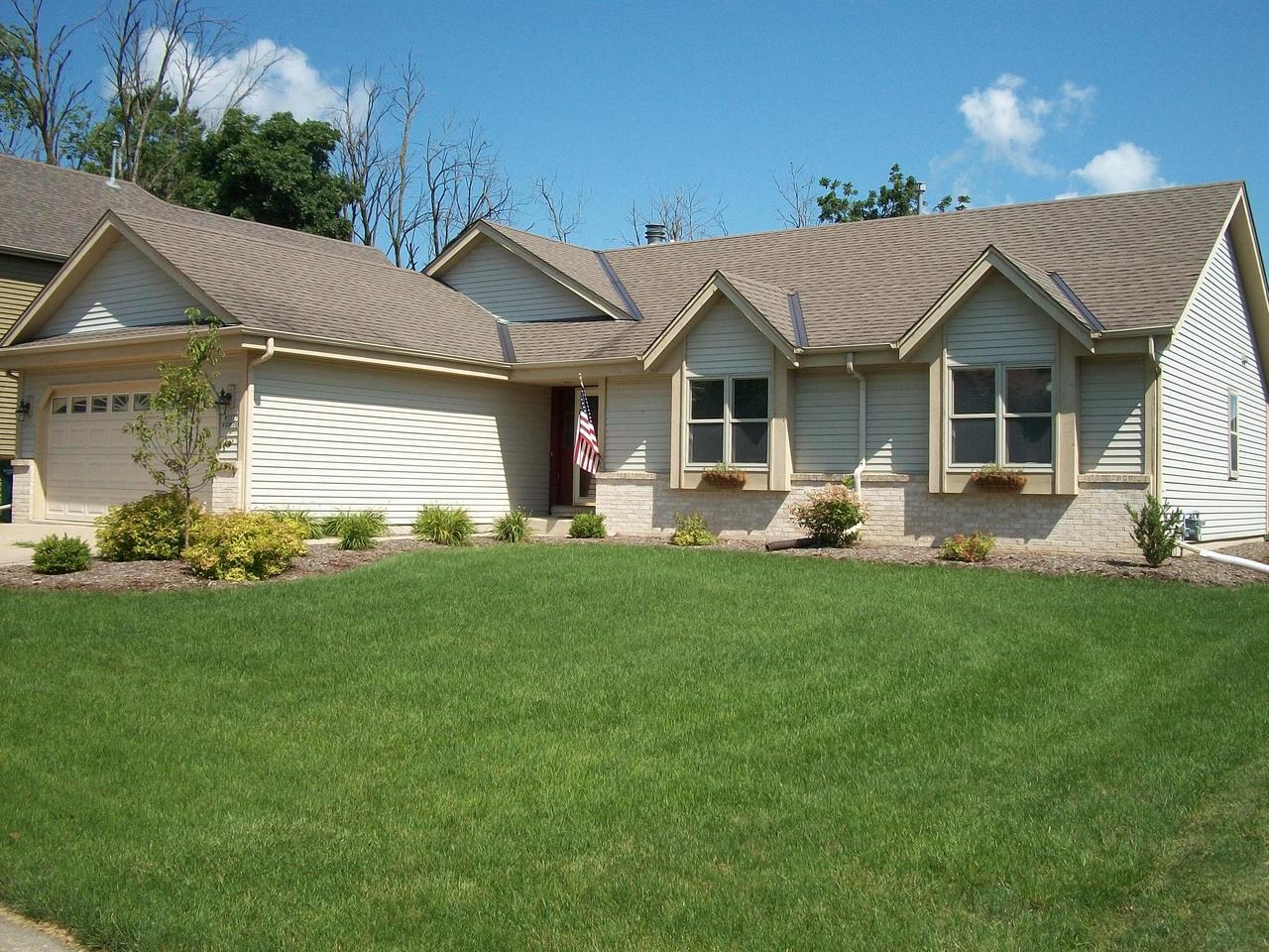 Hazelwood Ln, Jackson, WI 53037
