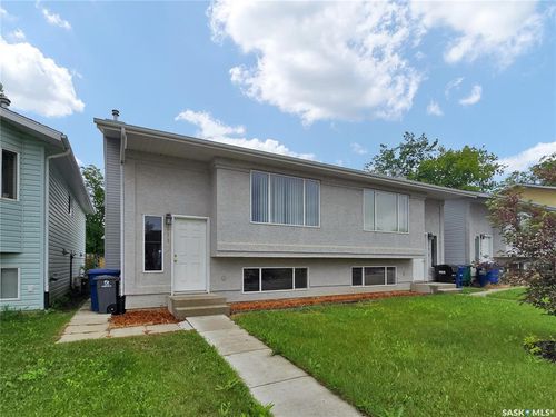 211 Hedley St, Saskatoon, SK, S7N1Z9 | Card Image