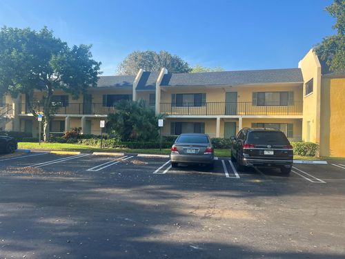 814-814 Meadows Cir, Boynton Beach, FL, 33436-8947 | Card Image