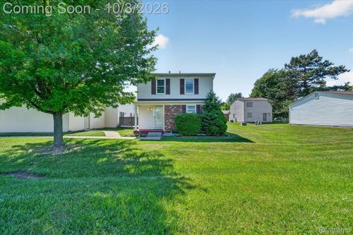 2824 Roundtree Dr, Troy, MI, 48083-2330 | Card Image