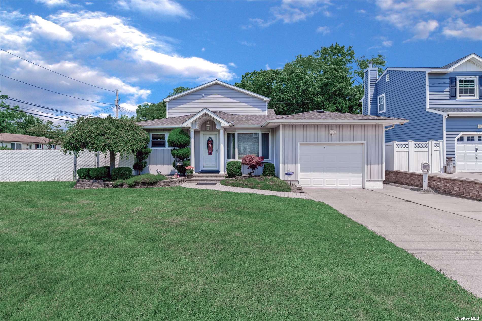 Central Ave, Deer Park, NY 11729