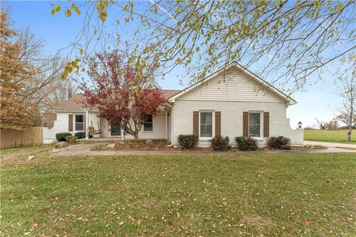 20045 Broadmoor Lane, Stilwell, KS, 66085 | Card Image