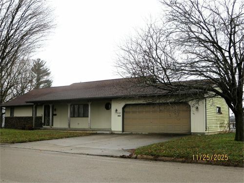 1107 12th St, Grundy Center, IA, 50638-1107 | Card Image