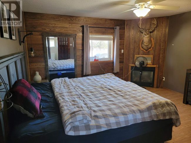 19284 Highway 613, Home with 3 bedrooms, 2 bathrooms and null parking in Devlin ON | Image 9