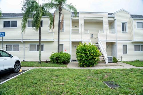 205-3421 Nw 44th St, Oakland Park, FL, 33309 | Card Image