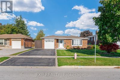 48 Goldcrest Rd, House other with 4 bedrooms, 2 bathrooms and 5 parking in Brampton ON | Image 2