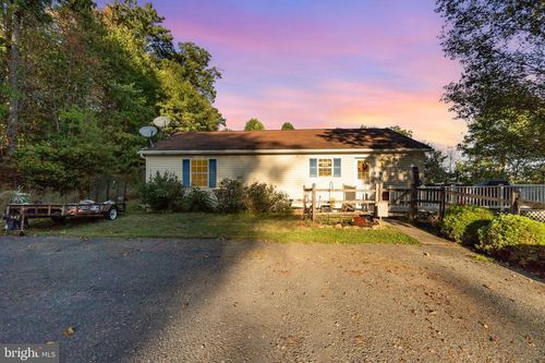 2237 Shippen Dam Rd, MILLERSBURG, PA, 17061-9133 | Card Image