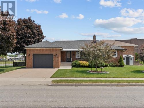 814 Watson Ave, Windsor, ON, N8S3S8 | Card Image