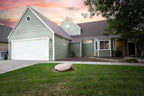 5427 N Aurora Ave, Fresno, CA, 93722-6166 | Card Image