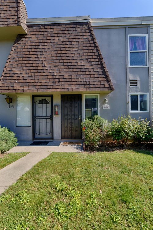 5690 Hillsdale Boulevard, Sacramento, CA, 95842 | Card Image