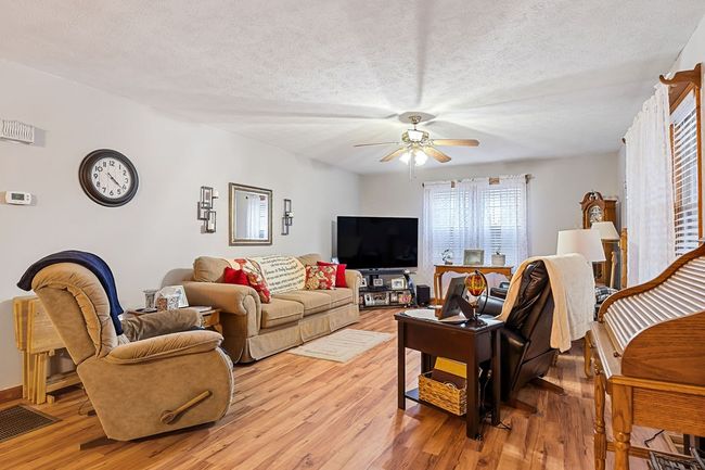 955 Livingston Boatdock Rd, House other with 2 bedrooms, 2 bathrooms and 4 parking in Allons TN | Image 5