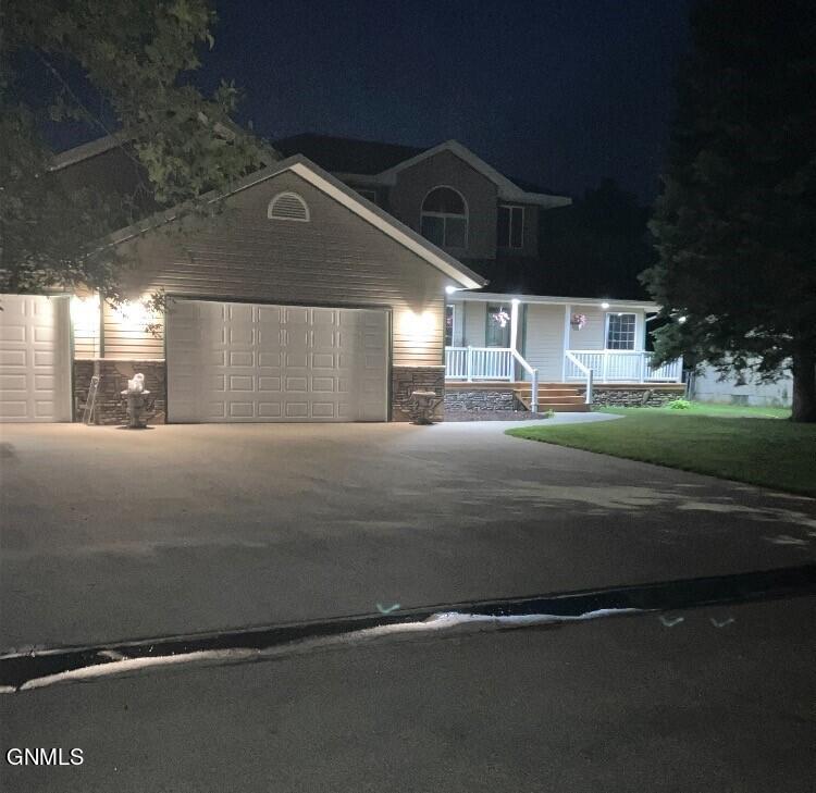 2nd St, Jamestown, ND 58401