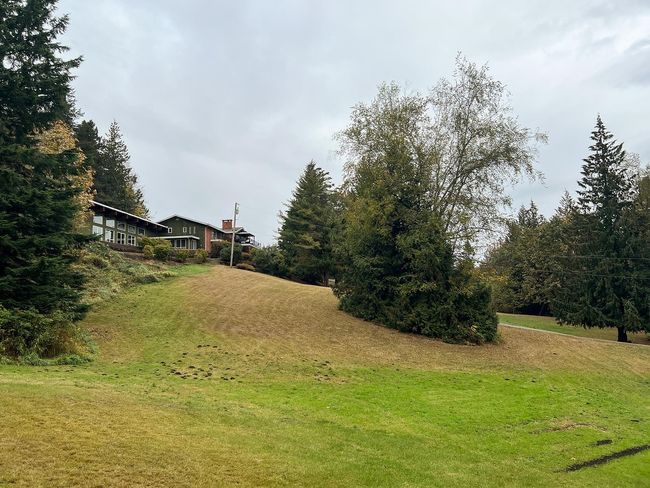 5707 Extrom Road, House other with 8 bedrooms, 5 bathrooms and 2 parking in Chilliwack BC | Image 1
