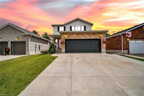 27 Fraserwood Crt, Cambridge, ON, N1S5B6 | Card Image