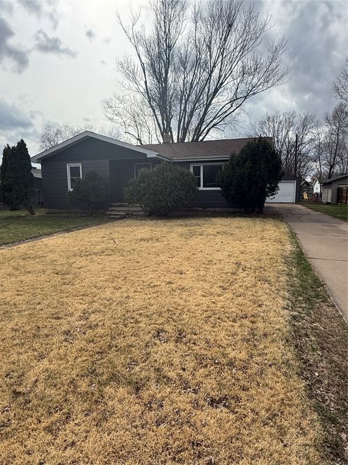 744 Wilson Street, Chippewa Falls, WI, 54729 | Card Image