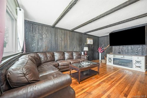 1406 M St, Elmont, NY, 11003-3712 | Card Image