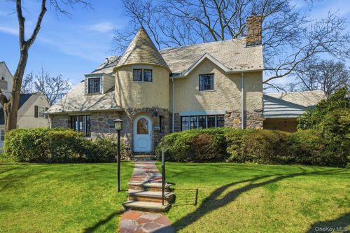 5 Seymour Pl, White Plains, NY, 10605-3519 | Card Image