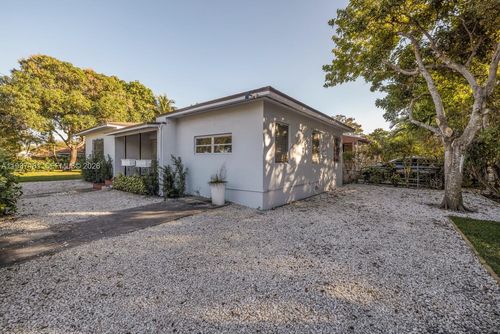 424 Nw 53rd St, Miami, FL, 33127-1948 | Card Image