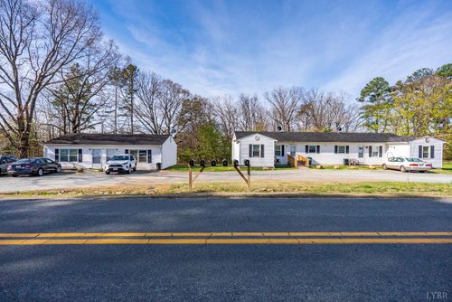801 Henry St, Gretna, VA, 24557-4161 | Card Image