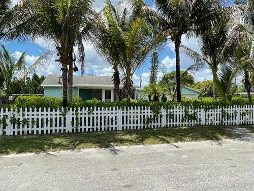 683 Mercury St, West Palm Beach, FL, 33406-4008 | Card Image