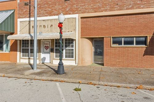 343 6th St, Chelsea, OK, 74016-1637 | Card Image