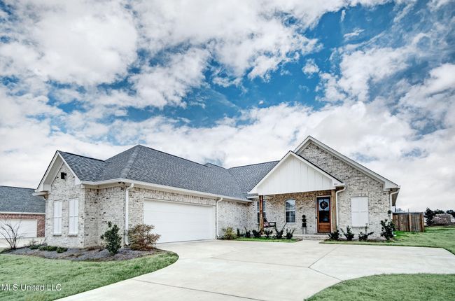 Front of home | Image 36