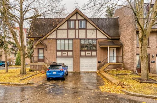 27-49 Cedarwoods Cres, Kitchener, ON, N2C2L1 | Card Image