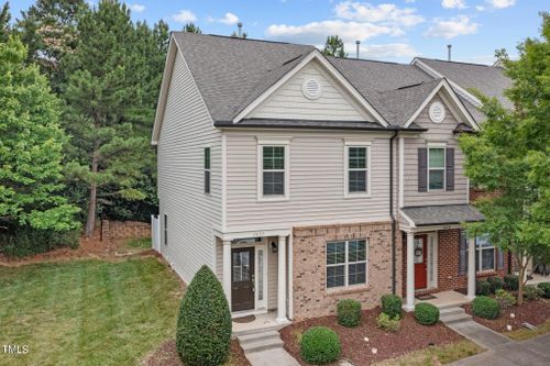 2030 Highland Village Dr, Cary, NC, 27511-6756 | Card Image