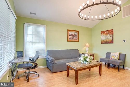 4 Brumback Ave, LURAY, VA, 22835-1712 | Card Image
