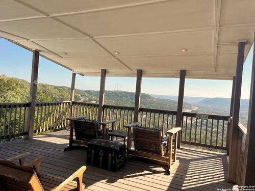 820 Hill Top Dr, Canyon Lake, TX, 78133-4886 | Card Image