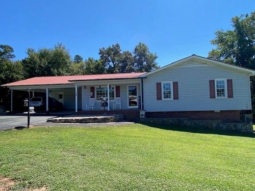 149 Seeley Dr, Denton, NC, 27239-8903 | Card Image