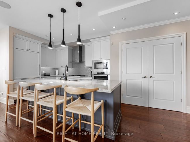 204 - 1 Rainsford Rd, Condo with 3 bedrooms, 2 bathrooms and 1 parking in Toronto ON | Image 4