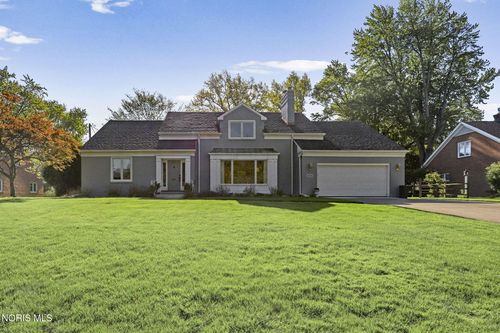 2128 Evergreen Rd, Ottawa Hills, OH, 43606-2543 | Card Image