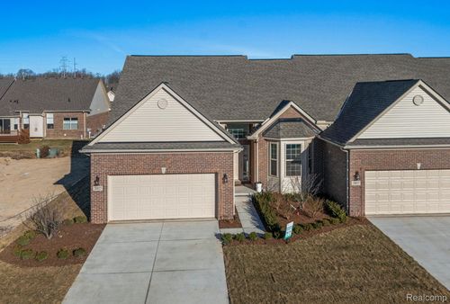 20827 Burn Dr, Macomb, MI, 48044-6328 | Card Image