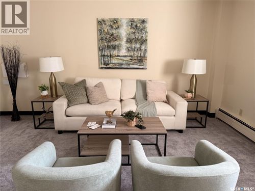 35 Centennial St, Regina, SK, S4S6P8 | Card Image