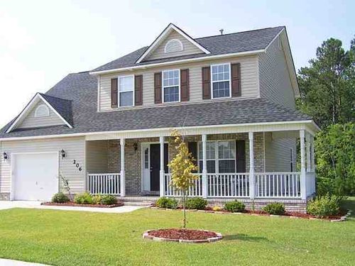 206 Edgefield Dr, Jacksonville, NC, 28546-8658 | Card Image
