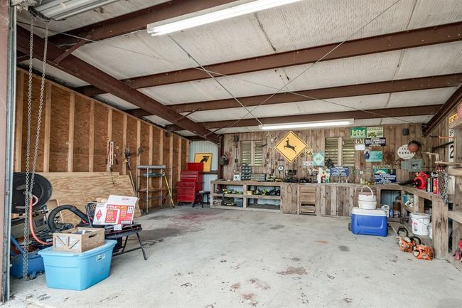 402 Cs Harmon Rd, Home with 4 bedrooms, 4 bathrooms and 2 parking in Hankamer TX | Image 35