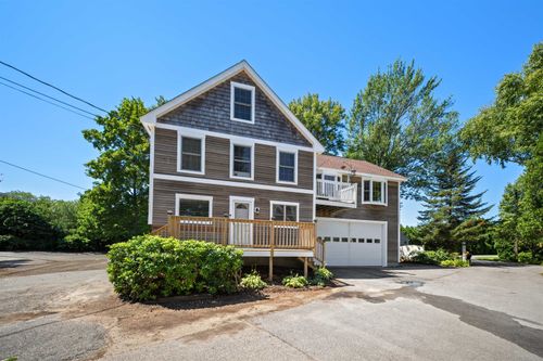 24 Wentworth Ter, Dover, NH, 03820-4626 | Card Image