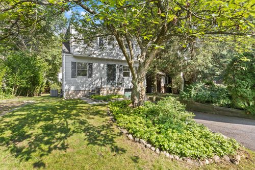 18 Maple Drive, Greenwich, CT, 06870 | Card Image
