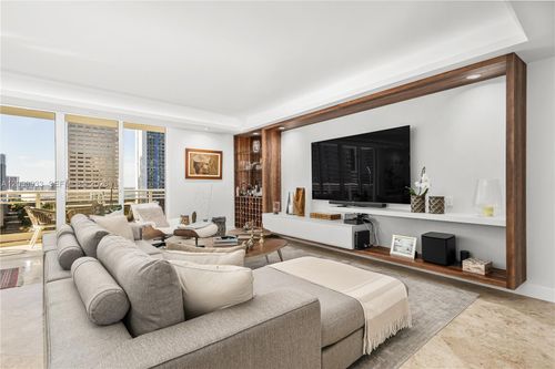 2206-901 Brickell Key Blvd, Miami, FL, 33131-3732 | Card Image