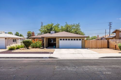 939 W Upjohn, Ridgecrest, CA, 93555 | Card Image