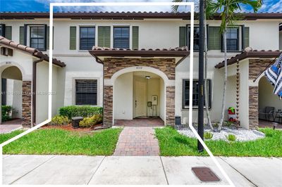 9227 W 34 Ct, Townhouse with 3 bedrooms, 2 bathrooms and null parking in Hialeah FL | Image 3