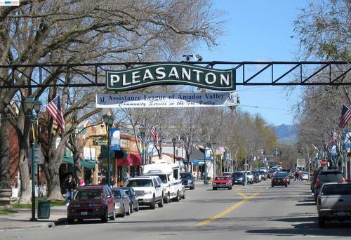 282 Del Valle Ct, Pleasanton, CA, 94566-6233 | Card Image