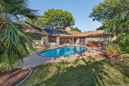 6330 Lakewood Park, Windcrest, TX, 78239-2724 | Card Image