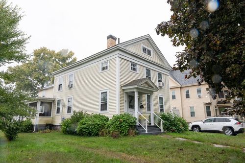 8 Woronoco Ave, Westfield, MA, 01085-3712 | Card Image