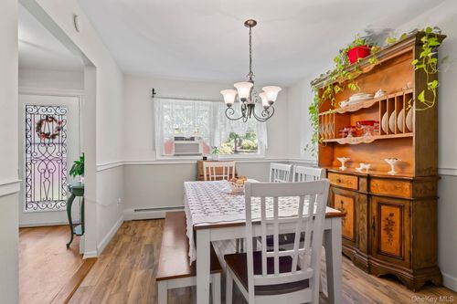 6 Emil Ct, Huntington, NY, 11743-2537 | Card Image