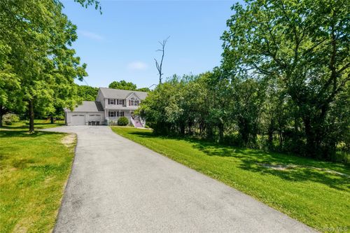 5 Horton Rd, Washingtonville, NY, 10992-1427 | Card Image