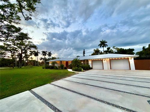 4620 7th Ave W, BRADENTON, FL, 34209-3907 | Card Image